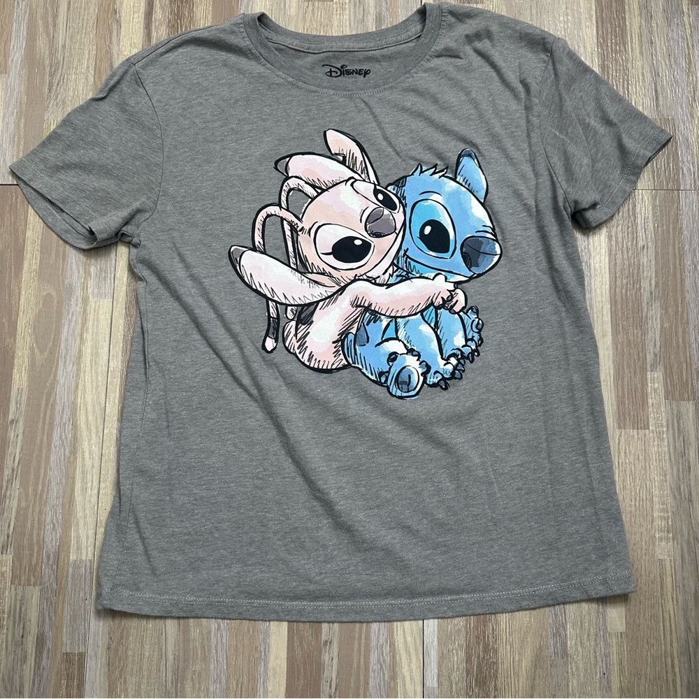 Disney Gray T-Shirt with Stitch and Angel Graphic Size Medium